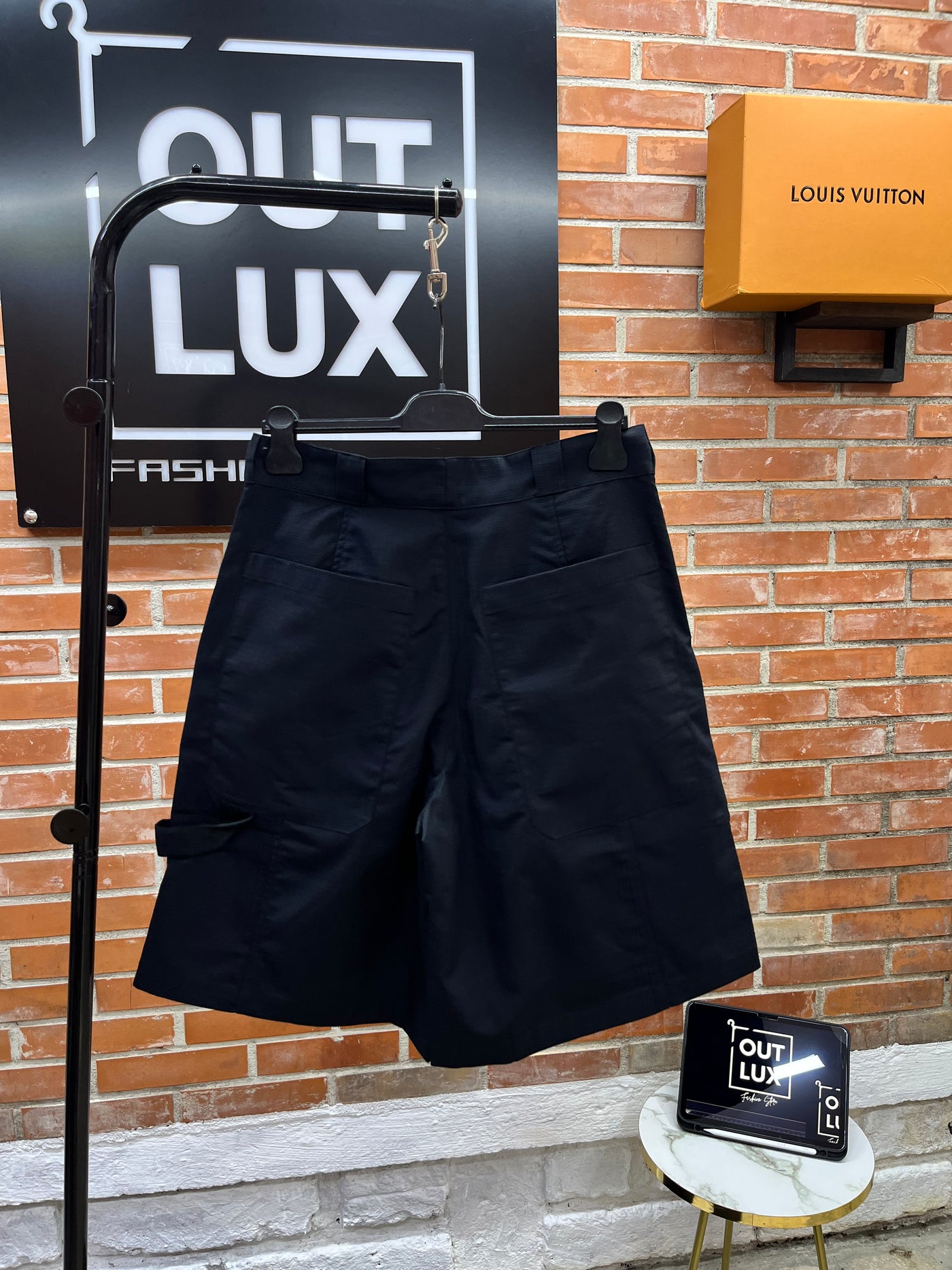 Bermuda Louis Vuitton