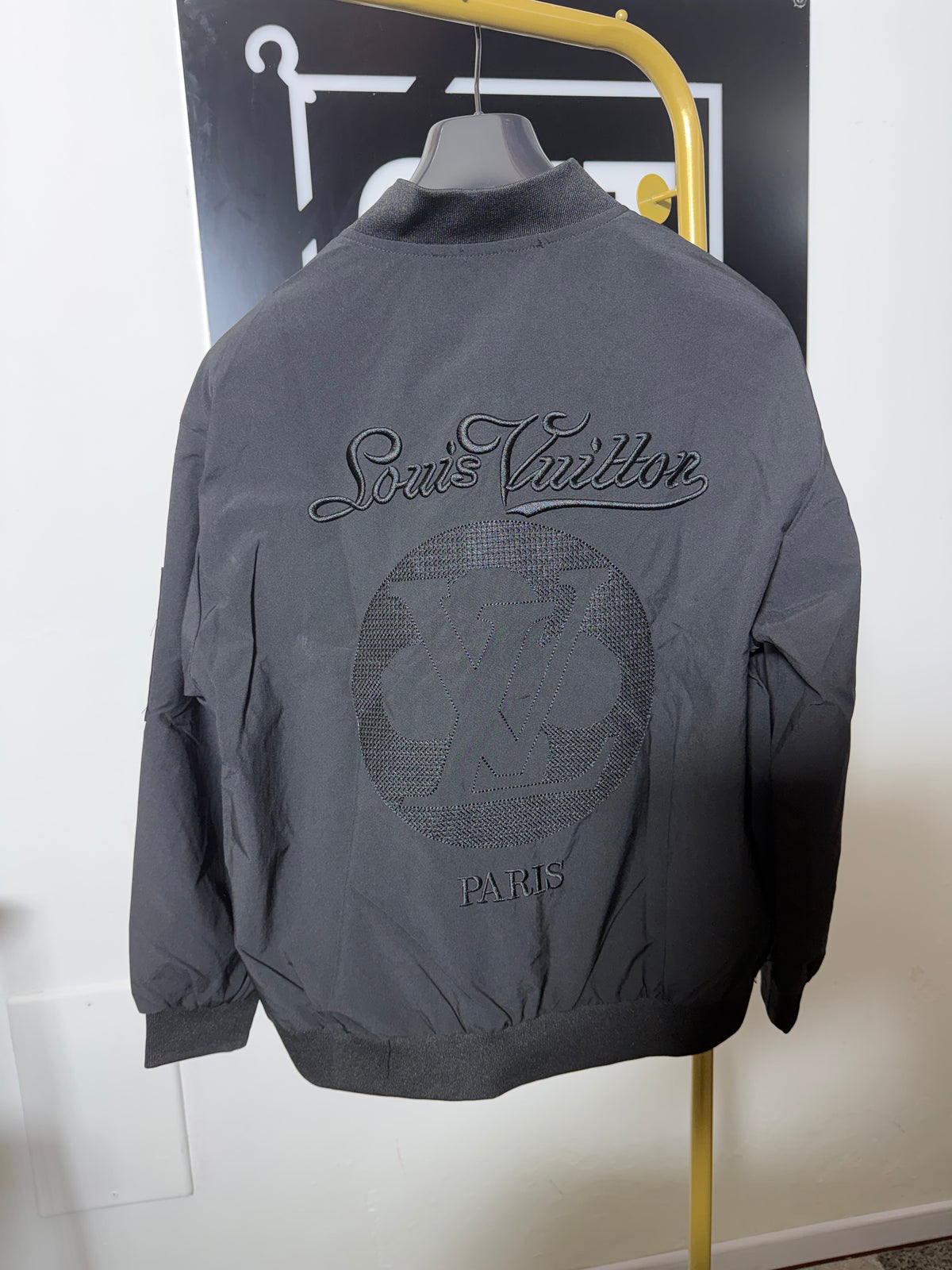 ANTIVENTO LOUIS VUITTON